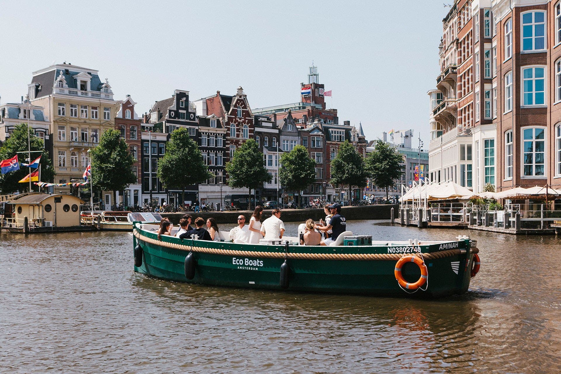 cocktails drinken in amsterdam op een boot