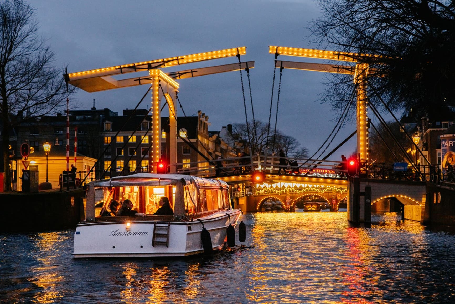 renting a salon boat in Amsterdam for a large group