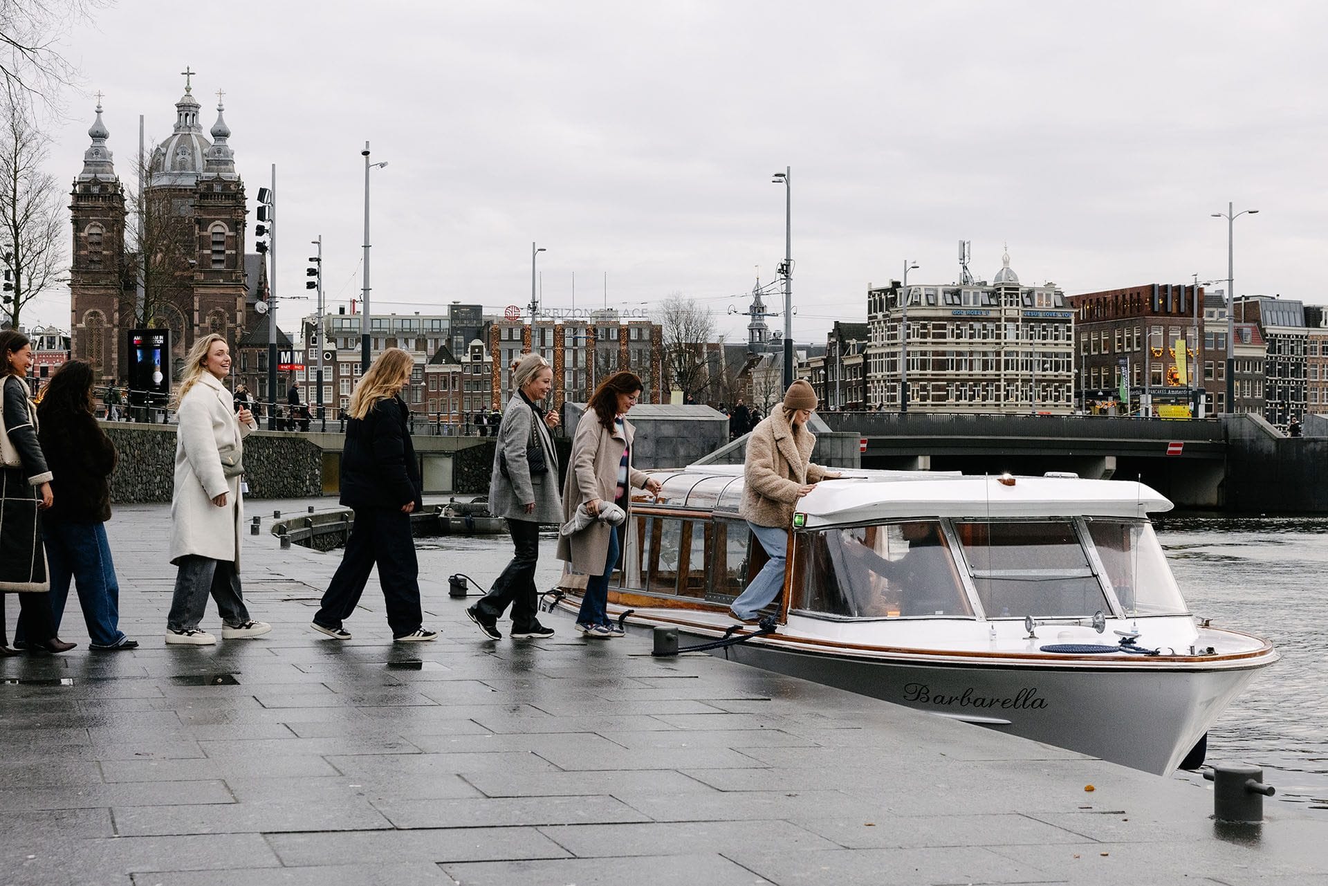 rent a salon boat for 50 people in Amsterdam