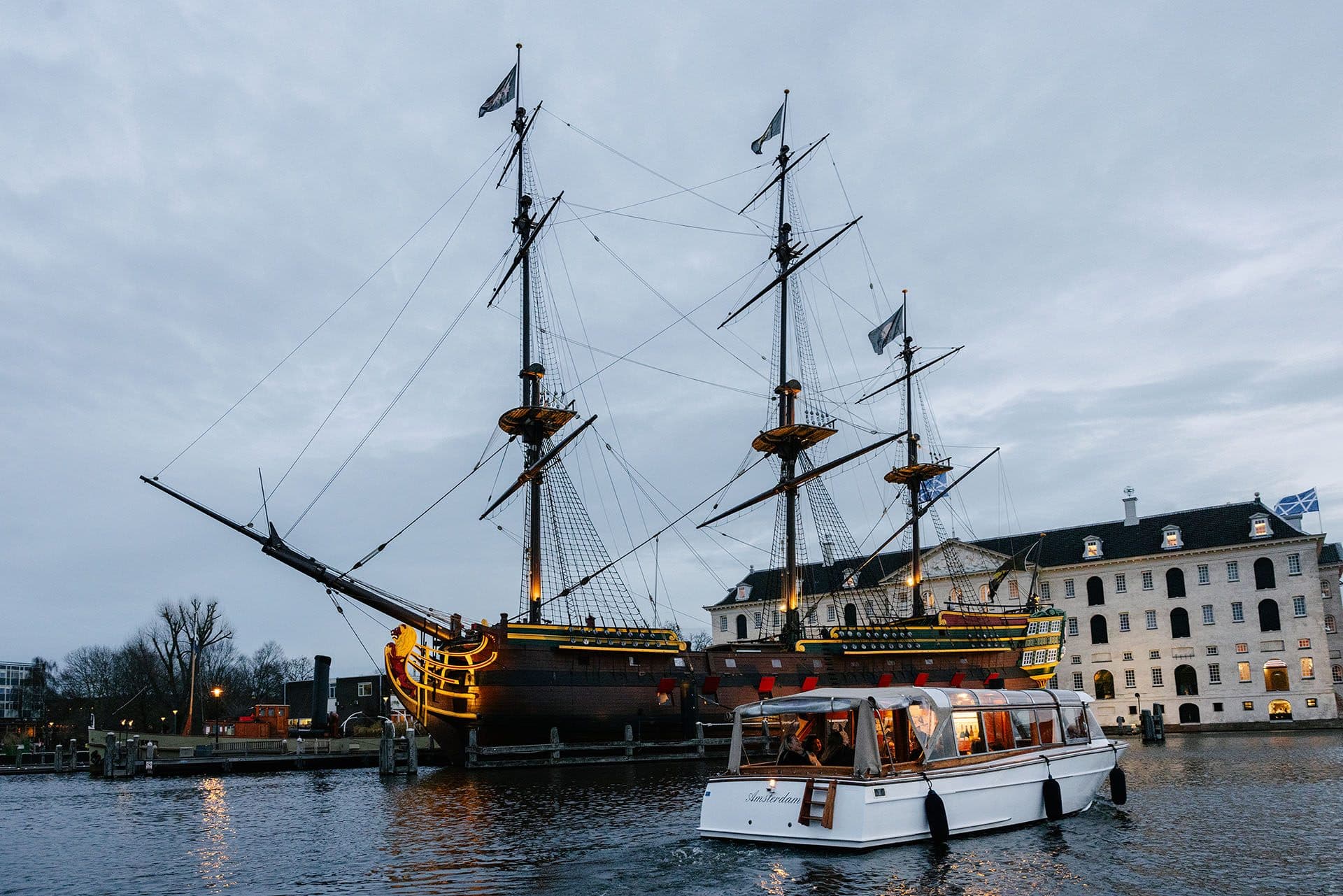 rent a salon boat for up to 75 people in Amsterdam